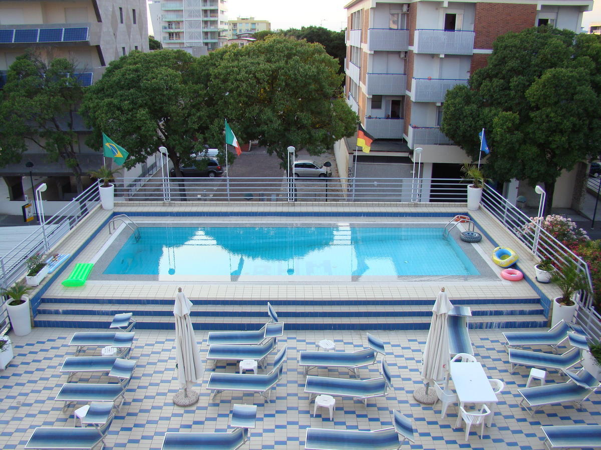 Hotel Blue Marine Lignano Sabbiadoro Dış mekan fotoğraf